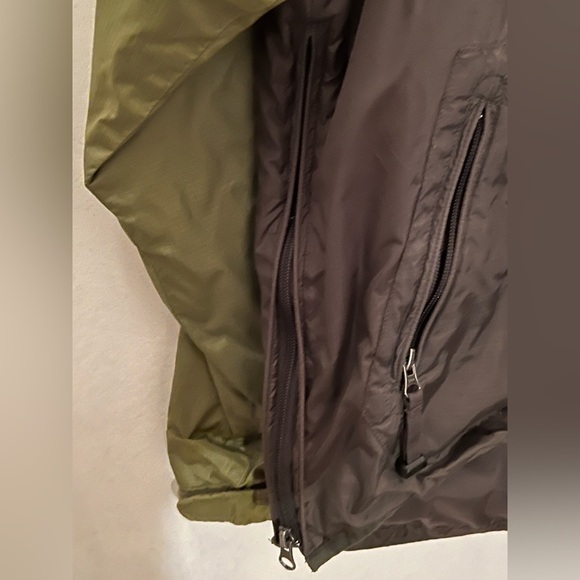 GAP Men’s Olive and Black Windbreaker Jacket, Vintage 90s Style, Lightweight - Picture 5 of 9